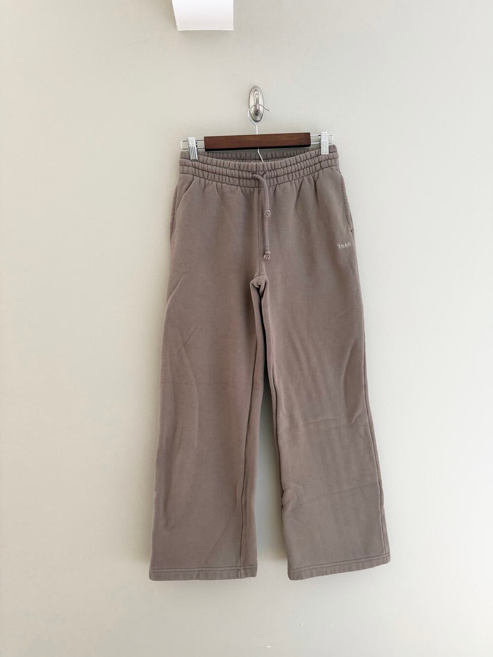 ARITZIA Sweatfeece Cozy Fleece Boyfriend Fit Wide Leg Sweatpants in Turner Taupe